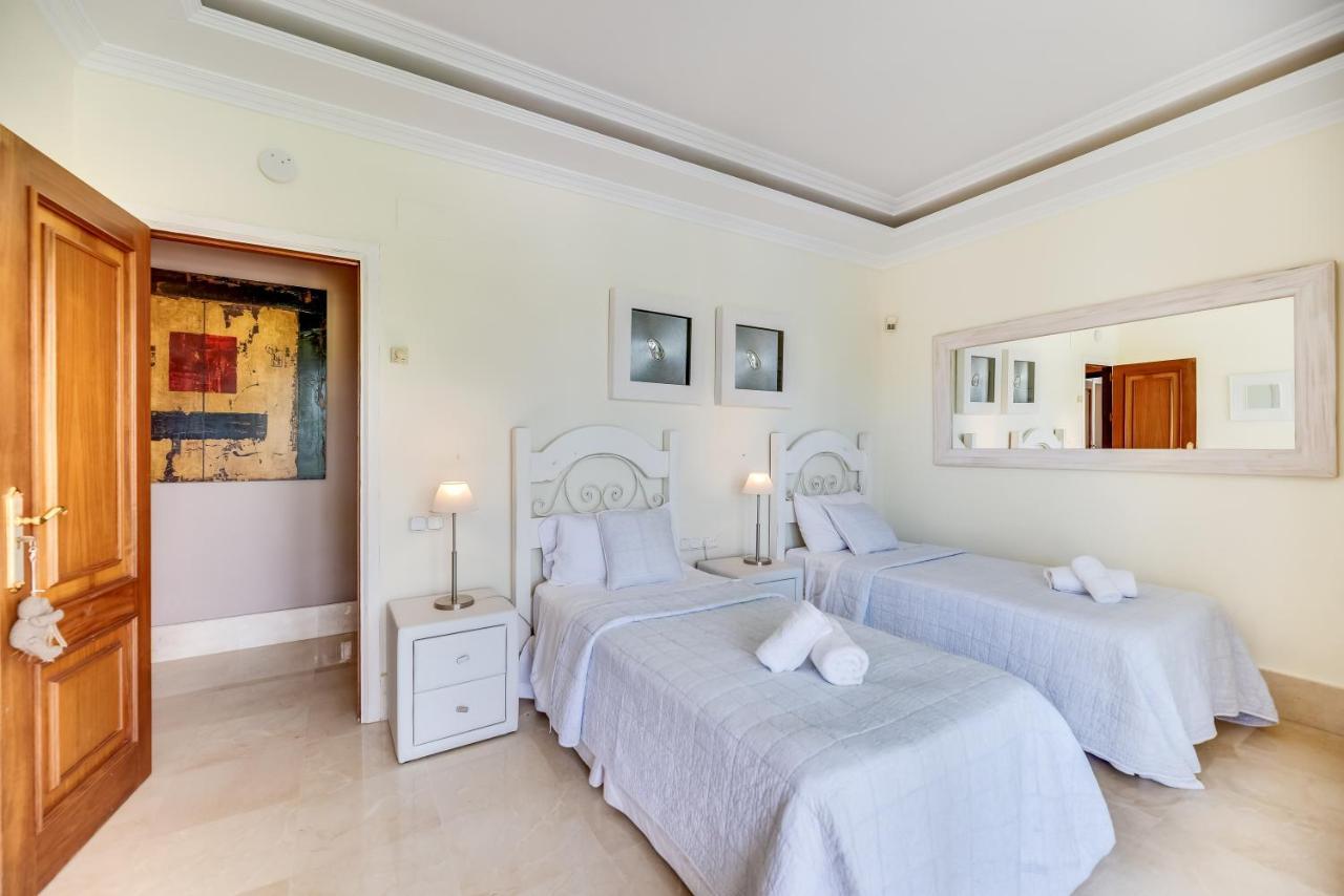 Apartamento Luxurious 7 Bdrm Frontline Golf - Aloha Gardens
